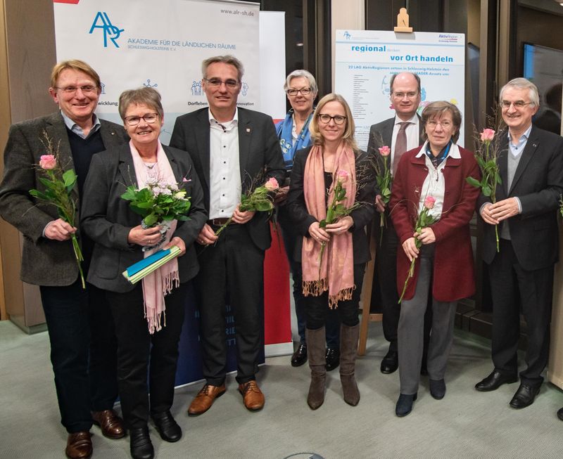Dr. Aloys Altmann, Birgit Feddersen (ehemaliges Vorstandsmitglied), Tim Brockmann, Dr. Juliane Rumpf, Nora Steen, Jörg Bülow, Sylke Messer-Radtke, Hermann-Josef Thoben (von links nach rechts)